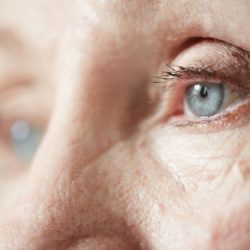 Jak dbać o oczy u osoby starszej?