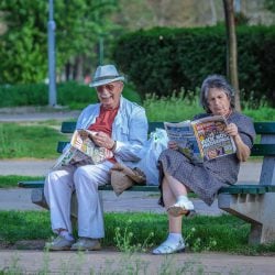 Aktywność Seniora – 5 sposobów na wiosenne spędzanie czasu z Podopiecznym